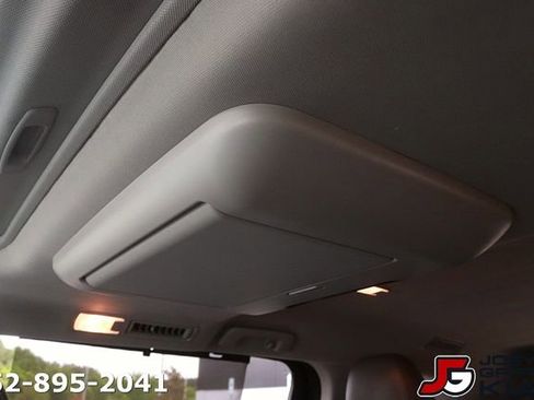 Used 2022 Toyota Sienna Limited FWD image 33