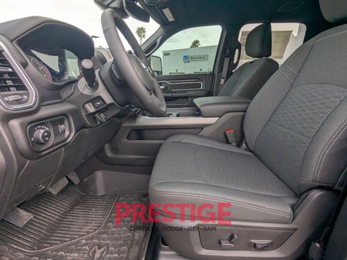 New 2025 RAM 2500 Big Horn AWD/4WD image 23