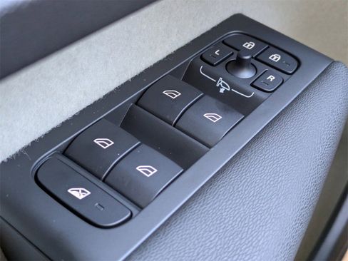 New 2025 Volvo XC40 B5 Plus w/ Climate Package image 24