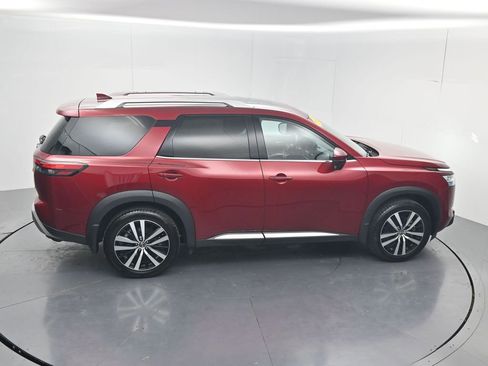 Used 2024 Nissan Pathfinder Platinum w/ Black Appearance Package AWD/4WD image 66