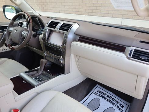 Used 2014 Lexus GX 460 w/ Premium Package AWD/4WD image 33