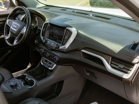 Used 2023 GMC Terrain SLT AWD/4WD image 11