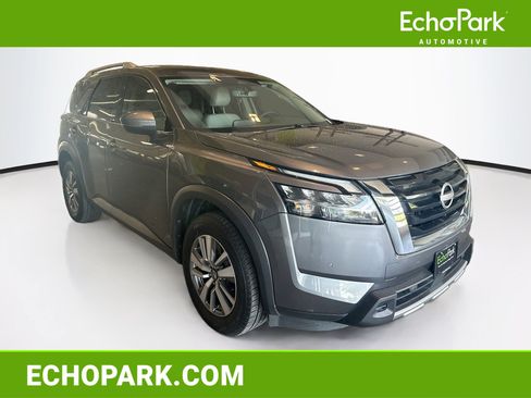 Used 2023 Nissan Pathfinder SL AWD/4WD image 1