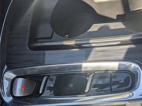 Used 2024 Buick Enclave Premium image 20