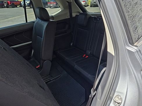 Used 2023 Volkswagen Tiguan SE w/ Panoramic Sunroof Package FWD image 44