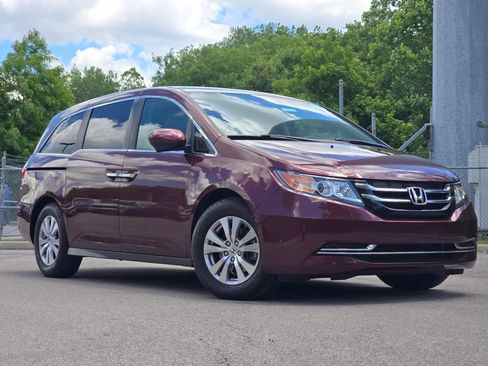 Used 2016 Honda Odyssey SE image 1