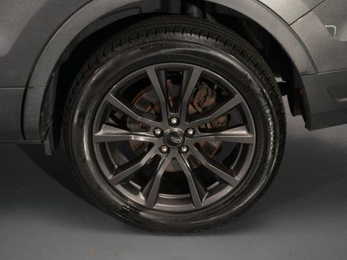 Used 2019 Ford Explorer XLT w/ Equipment Group 202A AWD/4WD image 22