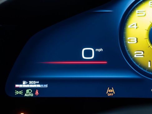 Certified 2025 Ferrari 12Cilindri RWD image 35