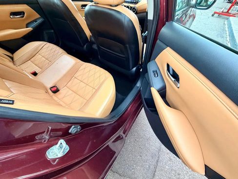 Used 2021 Nissan Sentra SV w/ SV Premium Package image 7