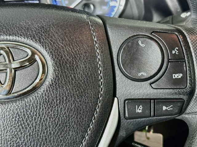 Used 2018 Toyota Corolla LE FWD image 12