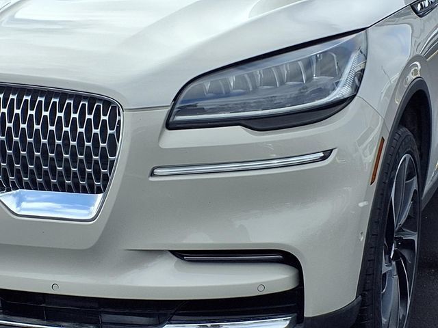 Used 2023 Lincoln Aviator Reserve w/ Equipment Group 201A AWD/4WD image 12