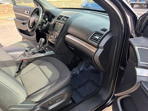Used 2019 Ford Explorer XLT w/ Equipment Group 201A AWD/4WD image 38