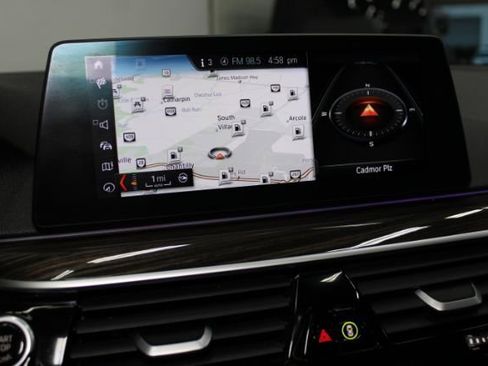 Used 2017 BMW 530i xDrive image 16