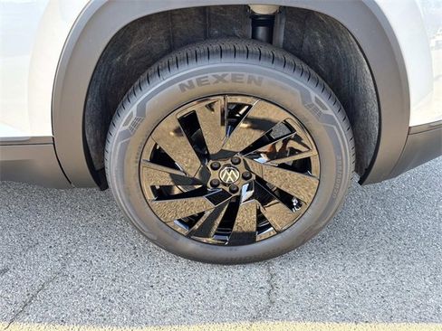 New 2026 Volkswagen Atlas Cross Sport SE image 8