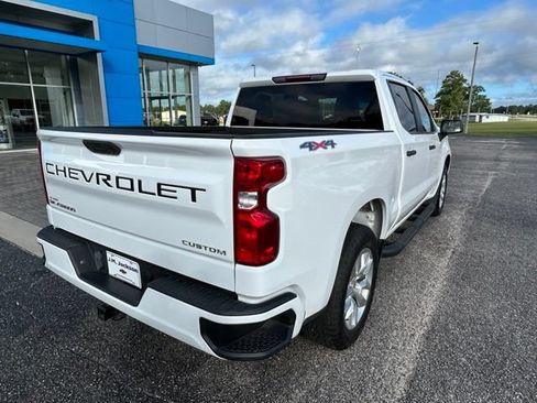 Used 2023 Chevrolet Silverado 1500 Custom AWD/4WD image 2