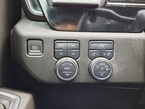 Used 2022 Chevrolet Silverado 1500 RST w/ Convenience Package II AWD/4WD image 26