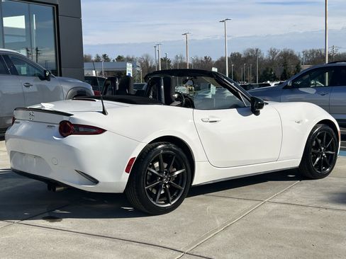Used 2016 MAZDA MX-5 Miata Club image 22