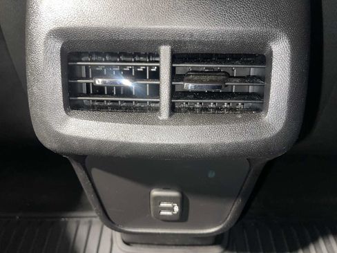 Used 2019 Chevrolet Equinox LT FWD image 25