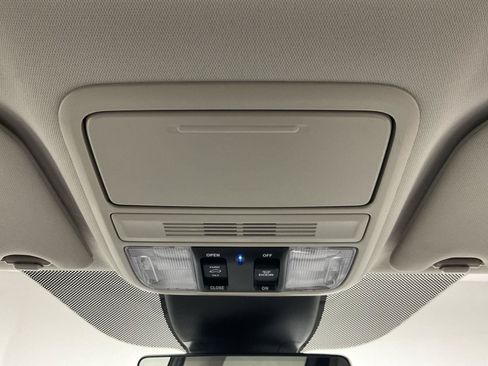 Used 2025 Honda Odyssey Touring image 19