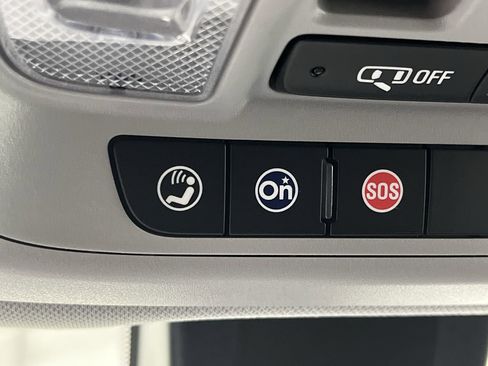 Certified 2022 GMC Terrain SLT w/ Infotainment Package II image 29