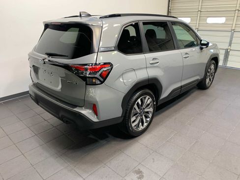 Used 2025 Subaru Forester Touring image 3