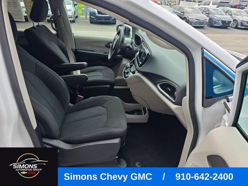 Used 2023 Chrysler Voyager LX FWD image 55