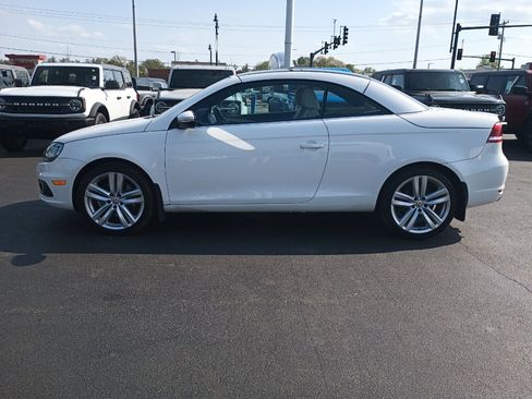 Used 2014 Volkswagen Eos Executive image 4