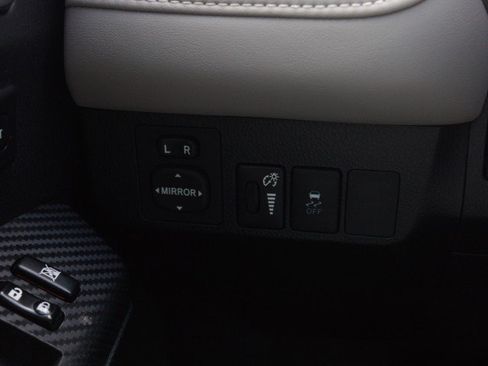 Used 2015 Toyota RAV4 Limited AWD/4WD image 18