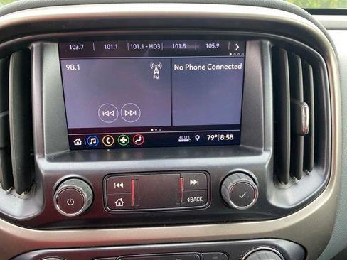 Used 2022 Chevrolet Colorado Z71 AWD/4WD image 24