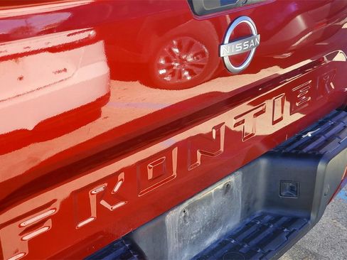 Used 2022 Nissan Frontier SV w/ Technology Package image 8