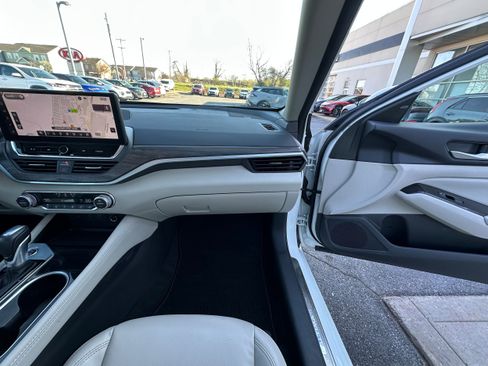 Used 2025 Nissan Altima 2.5 SL image 17