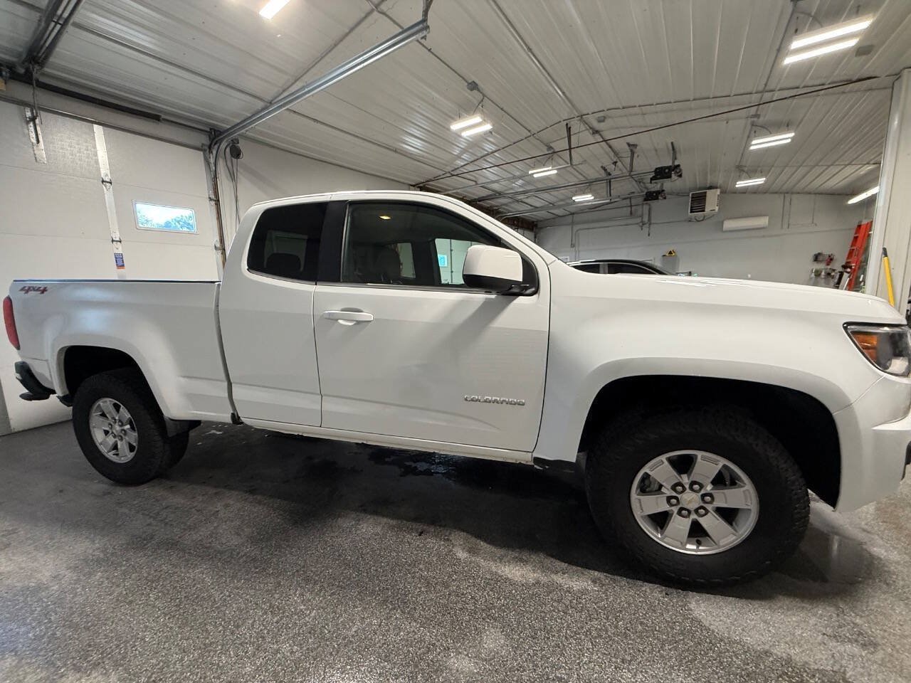 Used 2016 Chevrolet Colorado W/T w/ WT Convenience Package AWD/4WD image 5