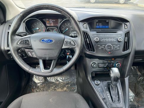Used 2016 Ford Focus SE w/ SE Cold Weather Package image 17