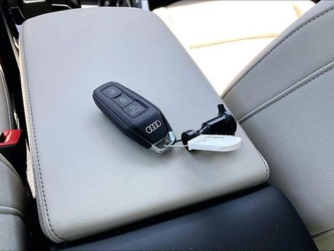 Used 2025 Audi Q5 Premium Plus w/ Premium Plus AWD/4WD image 35