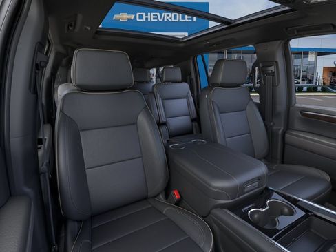 New 2026 Chevrolet Suburban Premier w/ Sun And Tow Package AWD/4WD image 16
