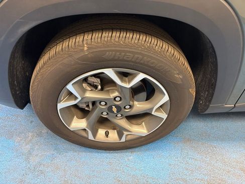 Certified 2025 Chevrolet Trax LT FWD image 14