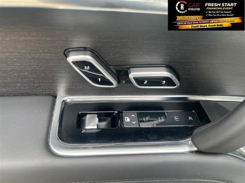 Used 2022 Land Rover Range Rover Long Wheelbase SE AWD/4WD image 35