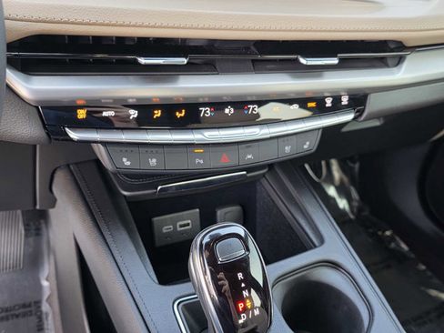 Used 2025 Cadillac XT4 Premium Luxury image 22