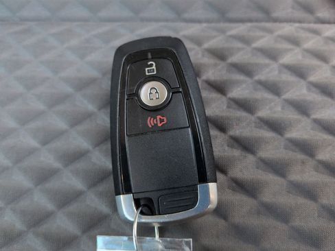 Used 2020 Ford Escape SE image 36