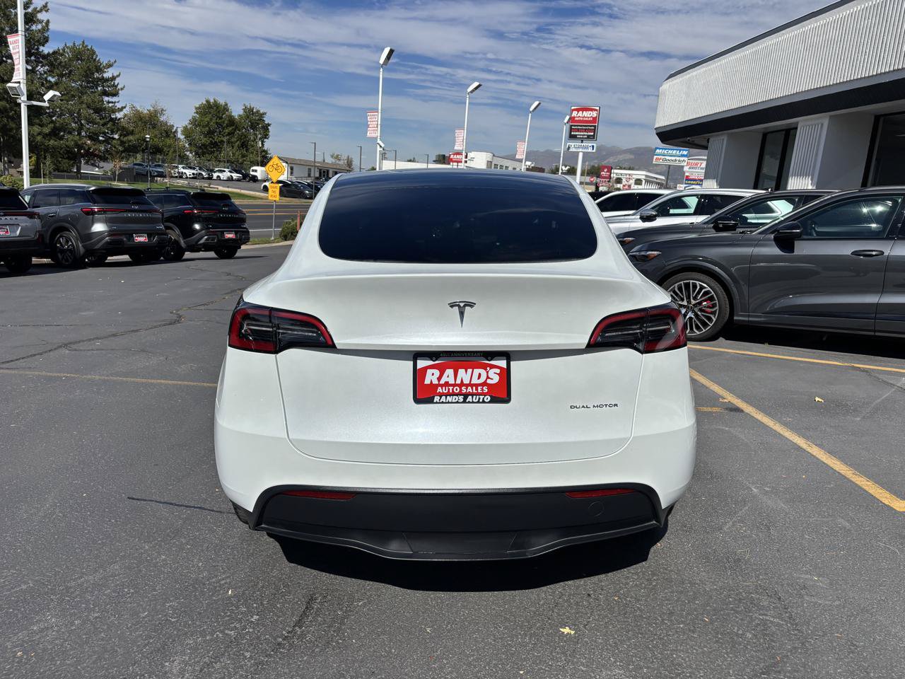 Used 2023 Tesla Model Y Long Range AWD/4WD image 9