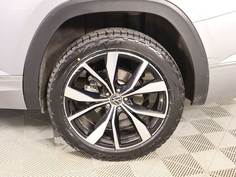 Used 2024 Volkswagen Atlas SEL Premium R-Line image 20