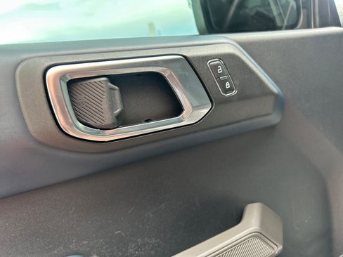 Used 2021 Ford Bronco Outer Banks image 6