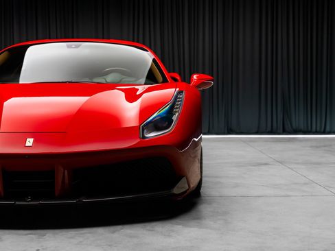Used 2018 Ferrari 488 GTB RWD image 21