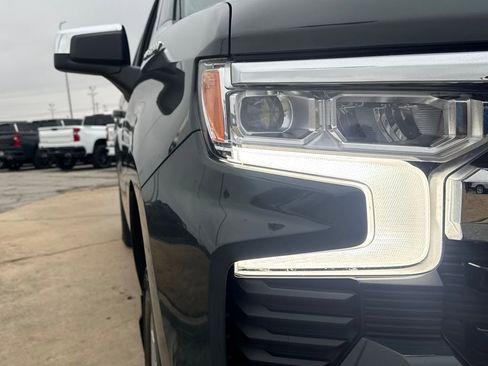 Used 2025 Chevrolet Silverado 1500 LT image 11