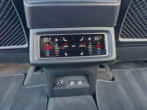 Used 2019 Audi e-tron Prestige w/ Prestige Package image 26