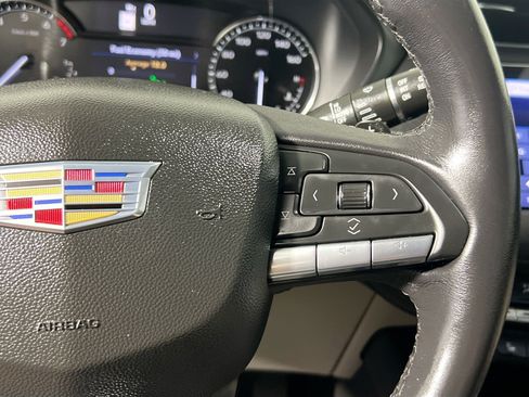 Used 2022 Cadillac XT4 Premium Luxury w/ Enhanced Visibility Package FWD image 19