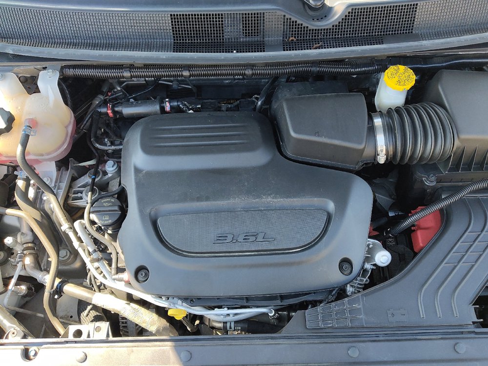 Used 2024 Chrysler Pacifica Touring-L FWD image 30