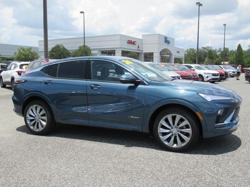 Used 2024 Buick Envista Avenir FWD image 2