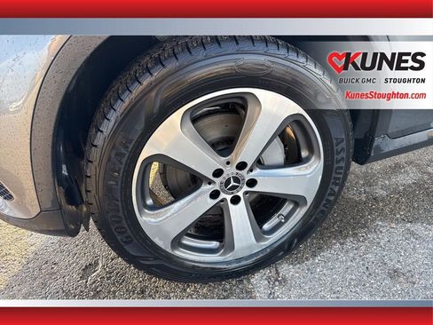 Used 2019 Mercedes-Benz GLC 300 4MATIC image 15