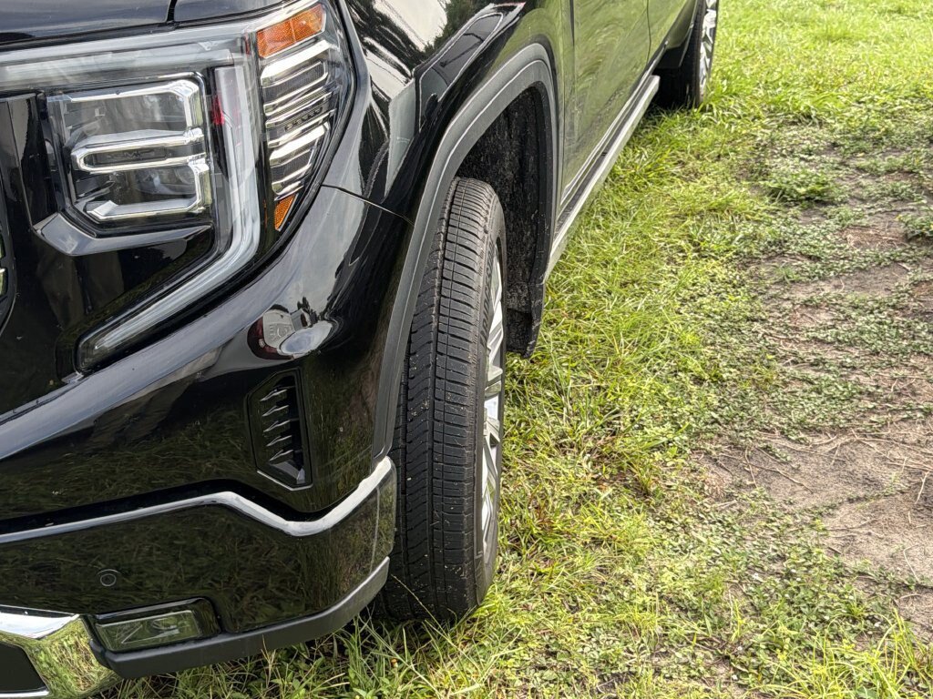 Used 2025 GMC Sierra 1500 Denali w/ Denali Reserve Package AWD/4WD image 7